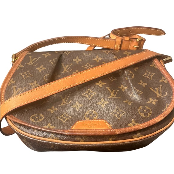 Louis Vuitton EUC Menilmontant PM Monogram Shoulder Bag - Picture 6 of 17